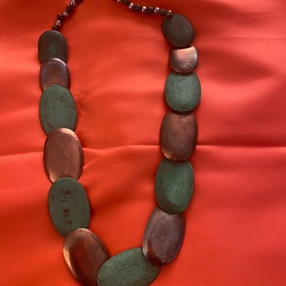 Green mental necklace